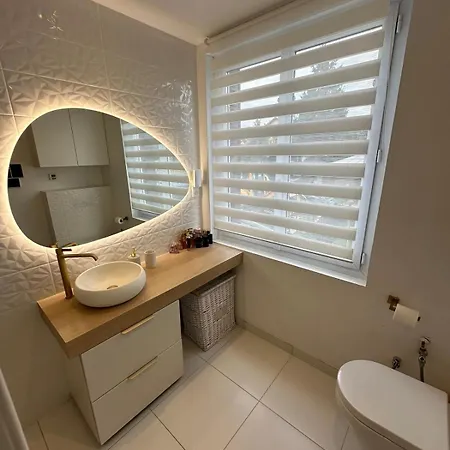 Maison 1 Jacuzzi Prive 度假居 *